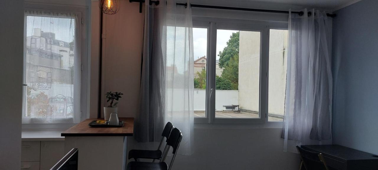 Cosy Studio Proche De La Defense Arena Ла Гарен-Коломб Екстериор снимка